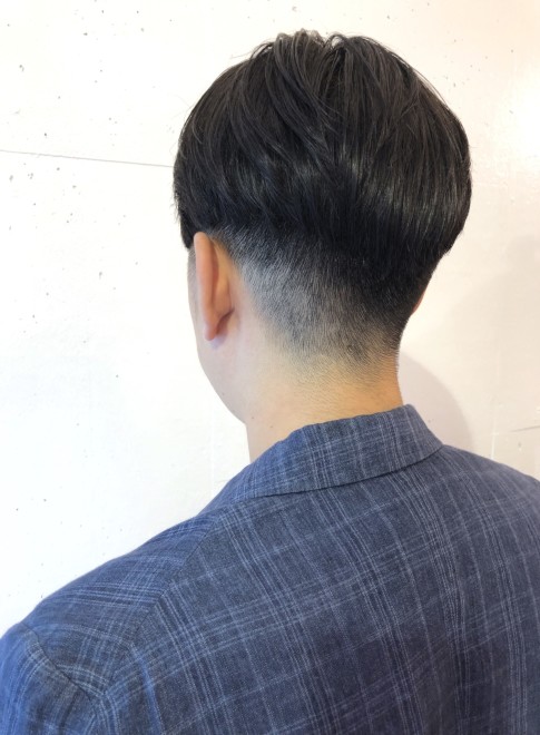 メンズ ツーブロックメンズハンサムトランクスヘア Gokan Omotesando の髪型 ヘアスタイル ヘアカタログ 秋冬