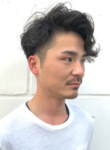 ショート ストレート メンズ 画像あり の髪型 ヘアスタイル ヘアカタログ情報 秋冬