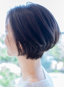 ショートボブ 後ろ姿 画像あり の髪型 ヘアスタイル ヘアカタログ情報 21秋冬