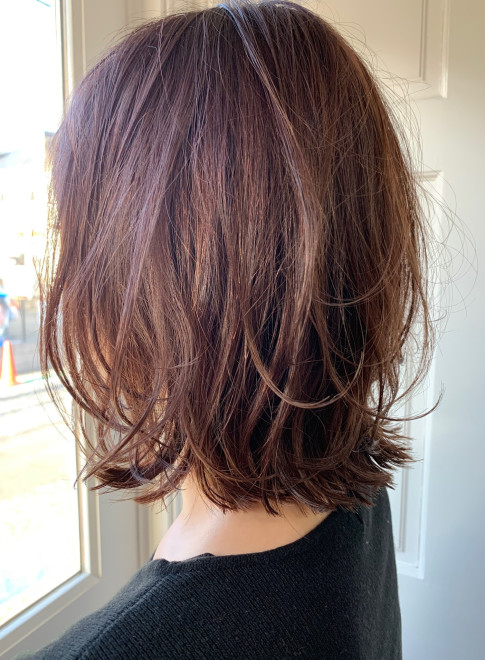 ミディアム ハイライトピンク ふんわりレイヤーボブ Naleluの髪型