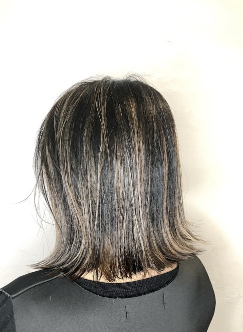 ボブ 90年代風ブラック ハイライト Seaquenceの髪型 ヘアスタイル ヘアカタログ 秋冬