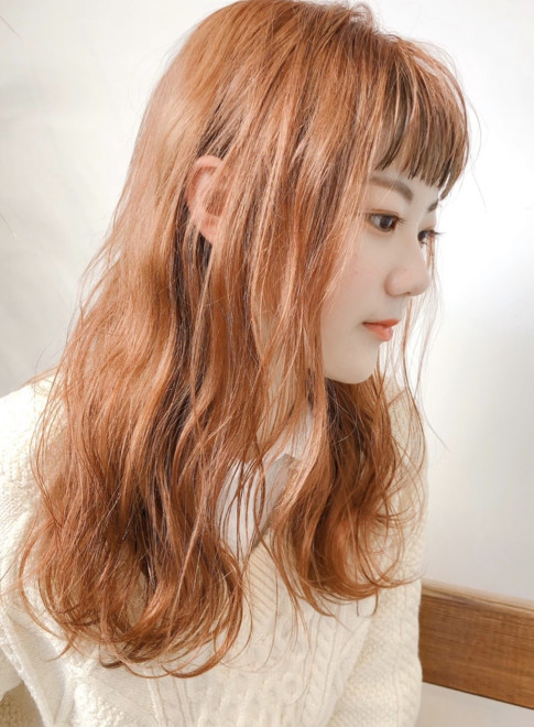 ロング アプリコットオレンジ Nudieの髪型 ヘアスタイル ヘア