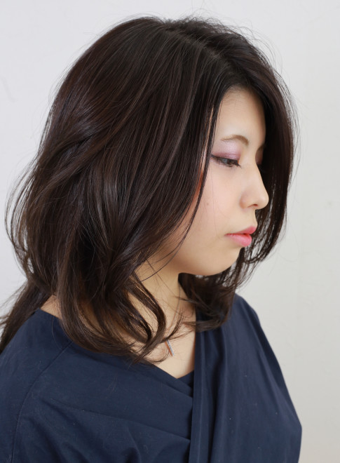 ミディアム 巻きやすいひし形レイヤースタイル Hair Make Feb 南浦和店の髪型 ヘアスタイル ヘアカタログ 22夏 秋