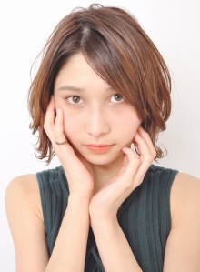 ボブ パーマ ゆるふわ スタイリング ワックス使用 仕上がり ツヤ の 21秋冬 今人気no 1の髪型 ヘアスタイルは ヘアカタログbeauty Navi