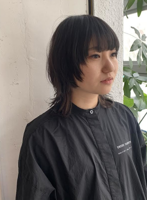 ミディアム マッシュウルフ Kiiroの髪型 ヘアスタイル ヘアカタログ 23冬