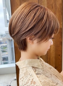 ボブ 外ハネひし形小顔くびれウルフカット Afloat Japanの髪型 ヘアスタイル ヘアカタログ 21春夏