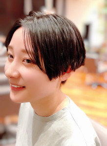 ショート ツーブロック 女性 画像あり の髪型 ヘアスタイル ヘアカタログ情報 21春夏