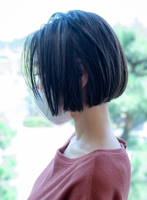 ショートヘア シンプルなワンレンボブ Beautrium 鎌倉小町の髪型 ヘアスタイル ヘアカタログ 2020秋冬