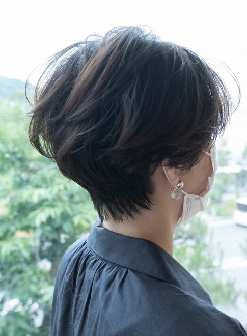 ショートヘア トップのボリューム毛流れの美しいショート Beautrium 鎌倉小町の髪型 ヘアスタイル ヘアカタログ 21春夏