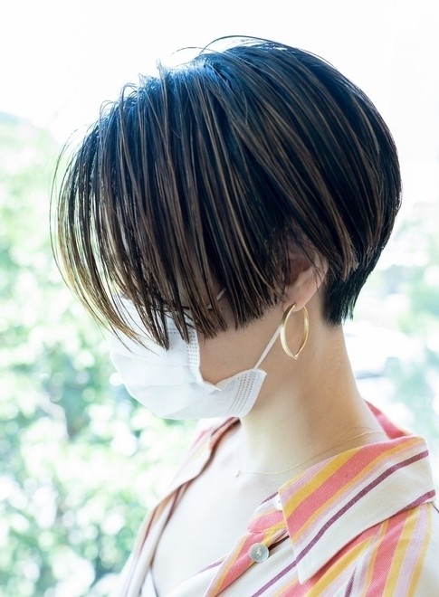 ショートヘア カットラインの美しいフロンタールカット Beautrium 鎌倉小町の髪型 ヘアスタイル ヘアカタログ 21春夏