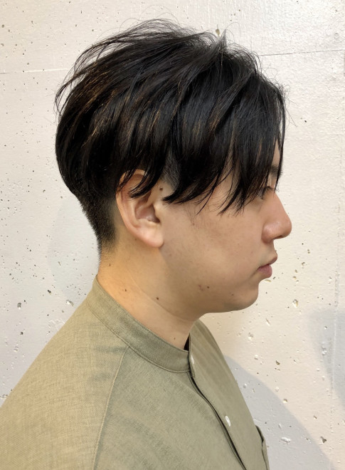 メンズ 前下がりツーブロックセンターパートパーマ Gokan Omotesando の髪型 ヘアスタイル ヘアカタログ 21春夏
