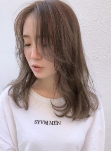 セミロング 巻き髪 画像あり の髪型 ヘアスタイル ヘアカタログ情報 21春夏