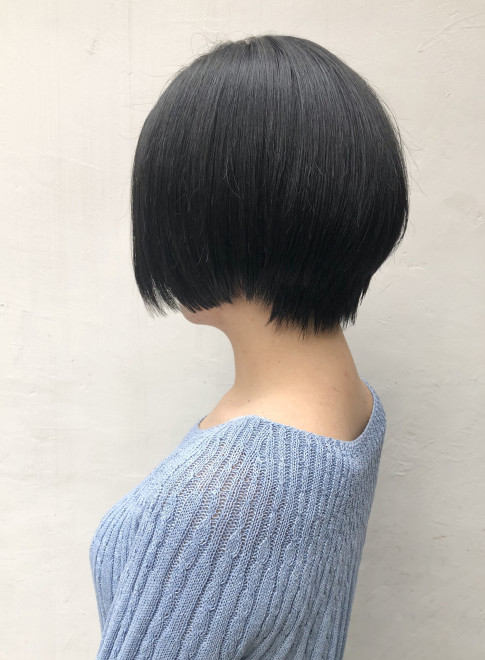ショートヘア 前下がりグラデーションボブ Gokan Omotesando の髪型 ヘアスタイル ヘアカタログ 21春夏