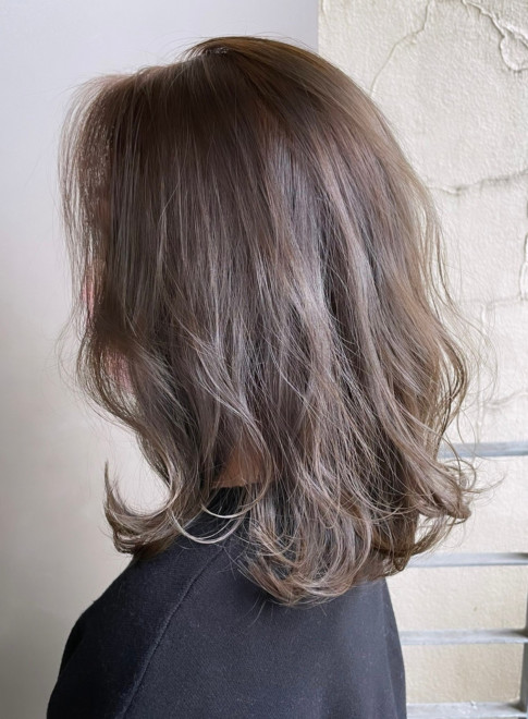 ミディアム 透明感アッシュベージュ Eme Hair Brandsの髪型 ヘアスタイル ヘアカタログ 21春夏