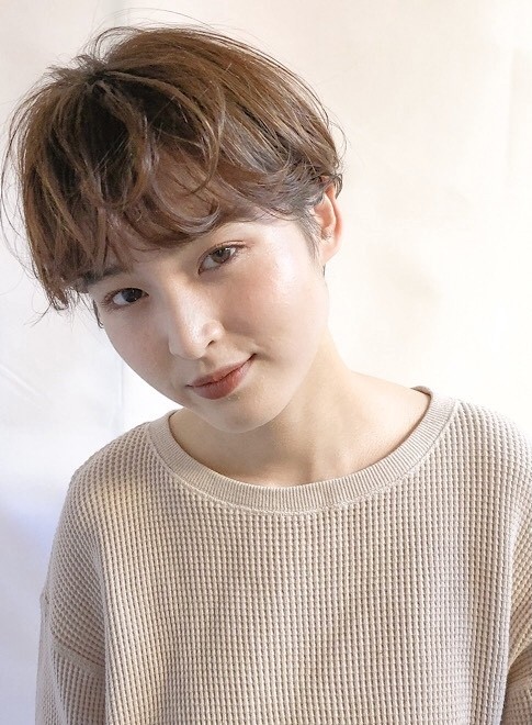 ショートヘア ショートボブ パーマ ゆるふわ 前髪 スタイル ぱっつん の 21春夏 今人気no 1の髪型 ヘアスタイルは ヘアカタログbeauty Navi