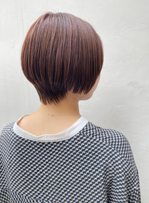 ショートヘア 前下がりグラデーションボブ Gokan Omotesando の髪型 ヘアスタイル ヘアカタログ 21春夏