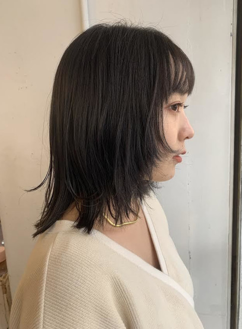 ミディアム ミディアム レイヤー Kiiroの髪型 ヘアスタイル ヘアカタログ 22秋冬