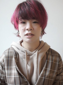 ハイライト 赤 髪色 画像あり の髪型 ヘアスタイル ヘアカタログ情報 21春夏