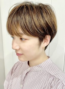 マッシュショート 丸顔 画像あり の髪型 ヘアスタイル ヘアカタログ情報 21春夏