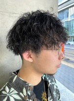 アッシュ メンズ 髪色 黒 画像あり の髪型 ヘアスタイル ヘアカタログ情報 22春夏