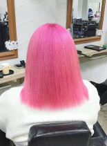 ピンクカラー（髪型ミディアム）