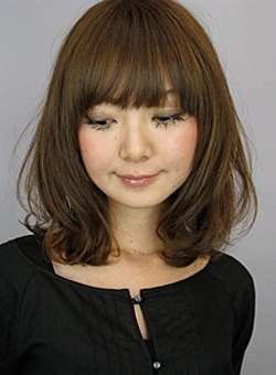 ミディアム ゆるフワパーマのローレイヤーボブ Gokan Omotesando の髪型 ヘアスタイル ヘアカタログ 21春夏